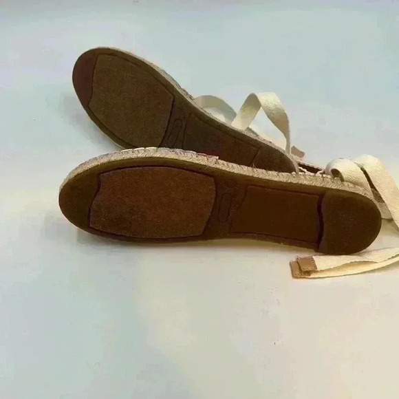 Nine West espadrille sandal, cloth upper- Size 9 - Picture 6 of 6